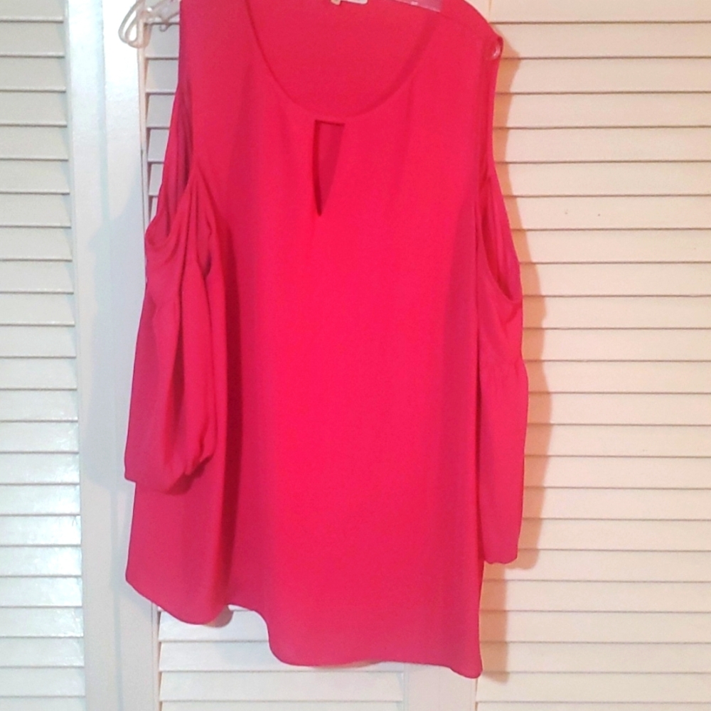 Cold shoulder top